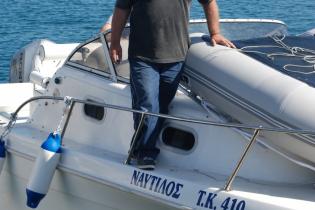 Ερευνητικό σκάφος Ναυτίλος - Ο Ναυτίλος στο λιμάνι της Νέας Επιδαύρου